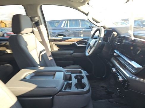 Used 2024 GMC Sierra 1500 SLE image 19