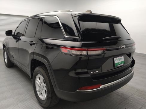 Used 2023 Jeep Grand Cherokee Laredo AWD/4WD image 5