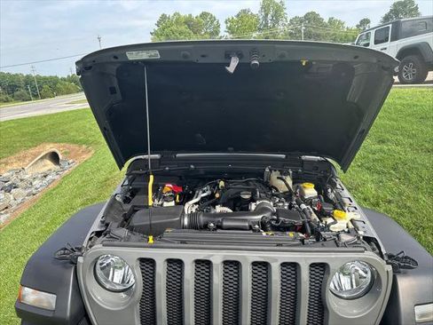 Used 2022 Jeep Wrangler Sport AWD/4WD image 24