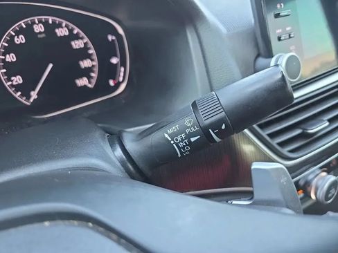 Used 2018 Honda Accord Sport image 21