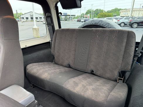 Used 2004 Jeep Wrangler Rubicon w/ Dual Top Group AWD/4WD image 28