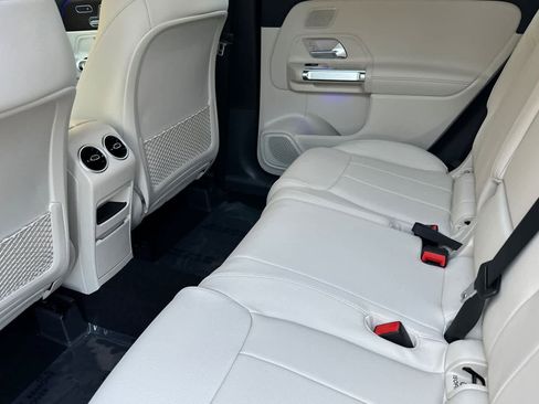 New 2025 Mercedes-Benz GLB 250 4MATIC image 11