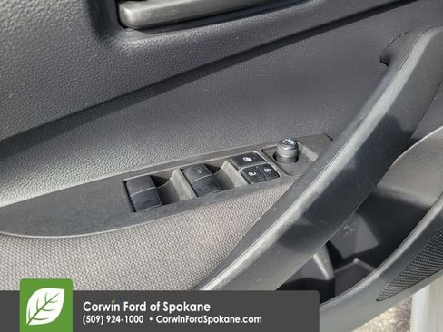 Used 2022 Toyota Corolla LE image 20