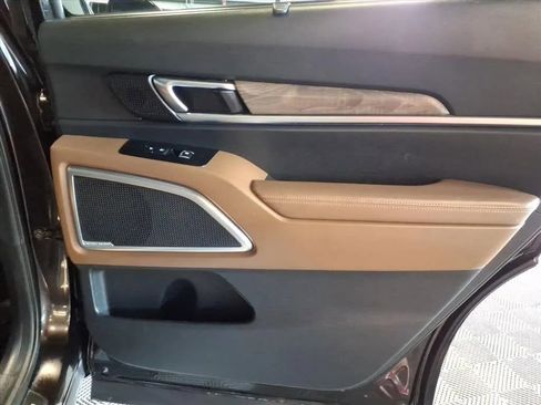 Used 2020 Kia Telluride SX w/ SX Prestige Package image 12