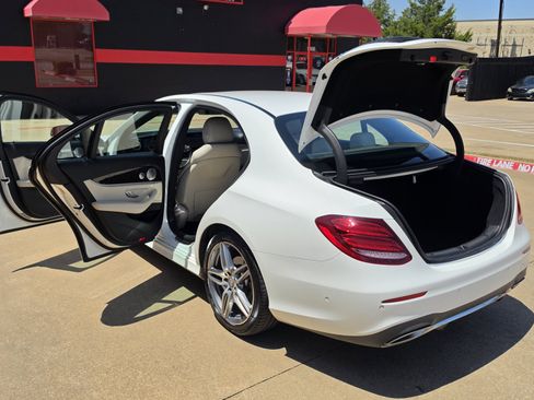 Used 2017 Mercedes-Benz E 300 image 18