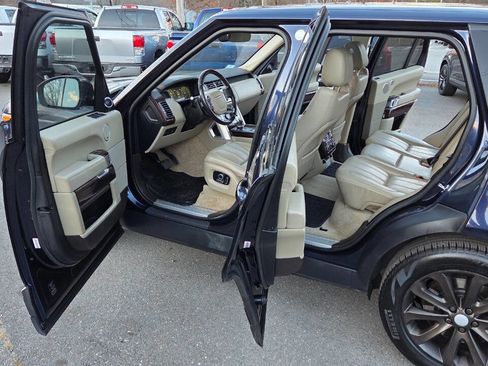 Used 2017 Land Rover Range Rover HSE image 24