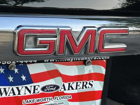 Used 2017 GMC Yukon Denali RWD image 19