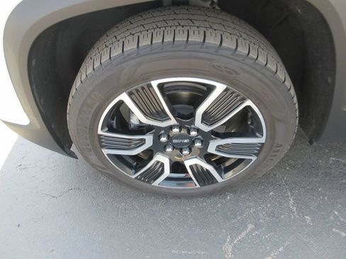 Used 2021 GMC Acadia SLE w/ Driver Convenience Package FWD image 14