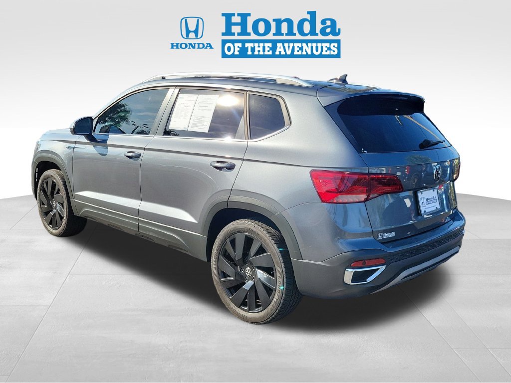 Used 2024 Volkswagen Taos SEL AWD/4WD image 3