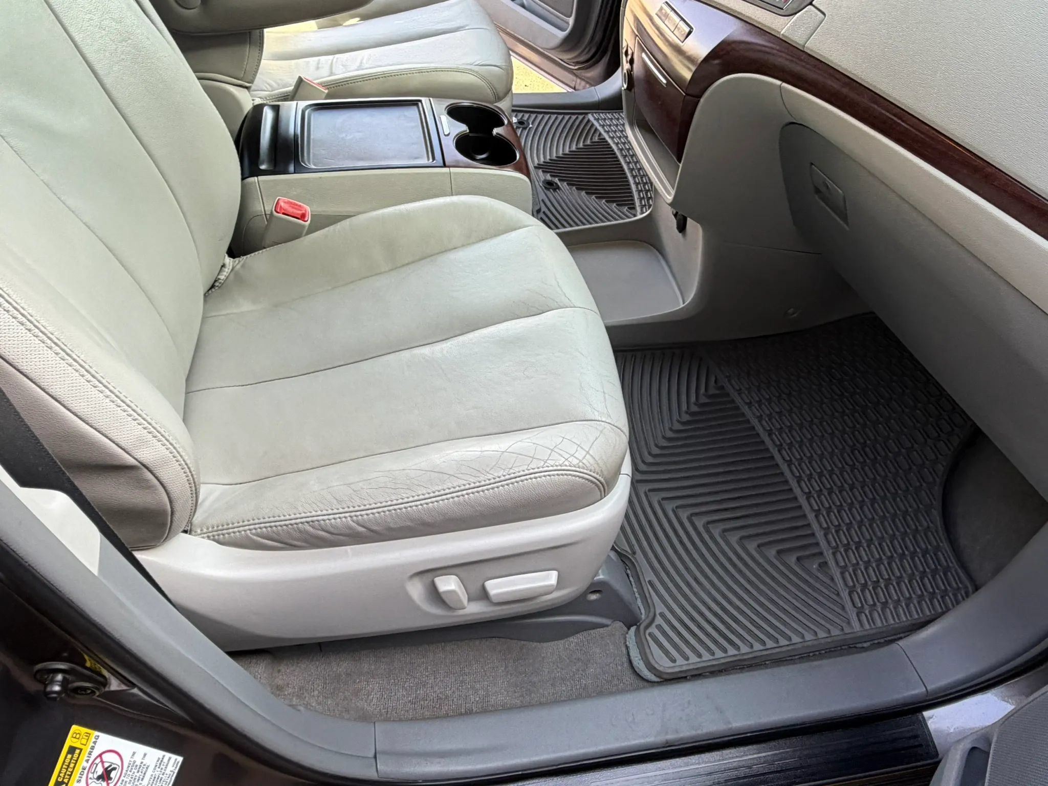 Used 2013 Toyota Sienna XLE FWD image 15
