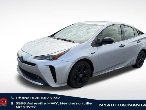 Used 2022 Toyota Prius FWD image 2
