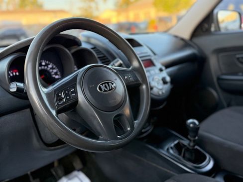 Used 2013 Kia Soul image 11