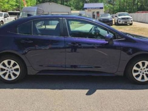 Used 2024 Toyota Corolla LE FWD image 13