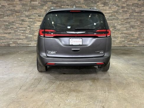 Used 2021 Chrysler Pacifica Limited w/ Premium & Safety Sphere Group image 7