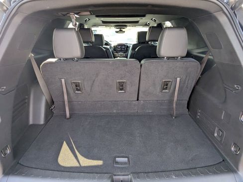 Used 2023 Chevrolet Traverse Premier image 6