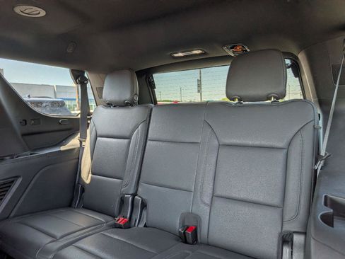 Used 2022 Chevrolet Tahoe Z71 w/ Luxury Package AWD/4WD image 10