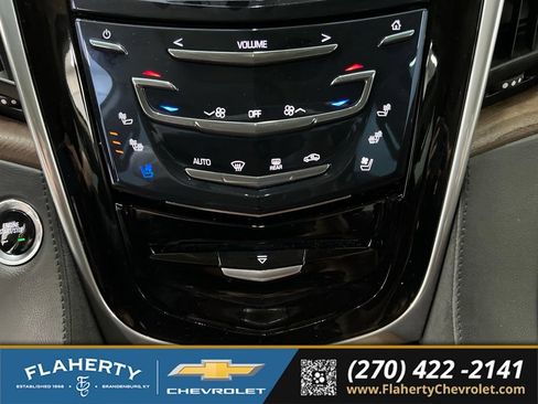Used 2020 Cadillac Escalade Luxury AWD/4WD image 30