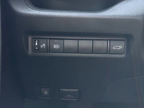 Used 2022 Toyota RAV4 XLE w/ Convenience Package AWD/4WD image 34