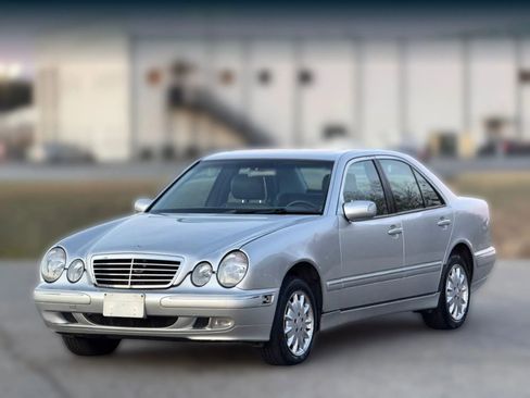 Used 2002 Mercedes-Benz E 320 4MATIC Sedan image 6