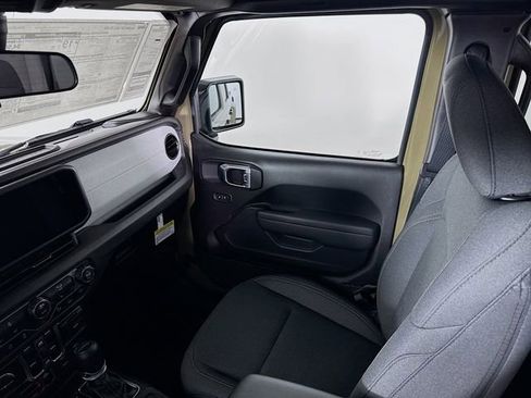 New 2026 Jeep Gladiator Sport image 25