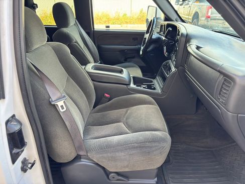 Used 2003 Chevrolet Silverado 2500 LS image 12