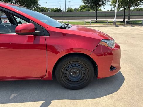 Used 2018 Toyota Corolla LE FWD image 7