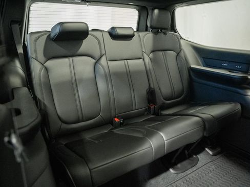 New 2026 Jeep Grand Wagoneer 4WD image 37