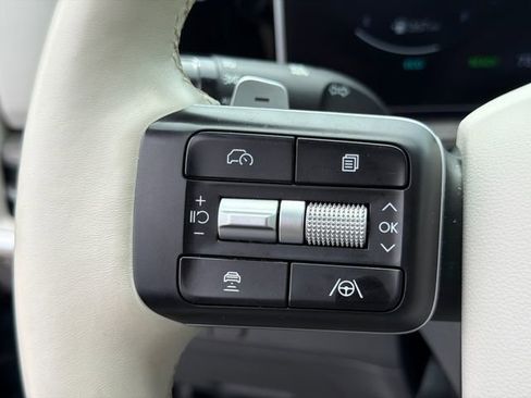 Used 2025 Hyundai Santa Fe Limited FWD image 25