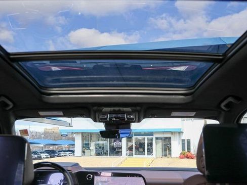 New 2026 Chevrolet Suburban High Country AWD/4WD image 12