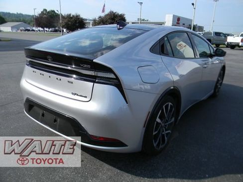 Used 2024 Toyota Prius Prime FWD image 2