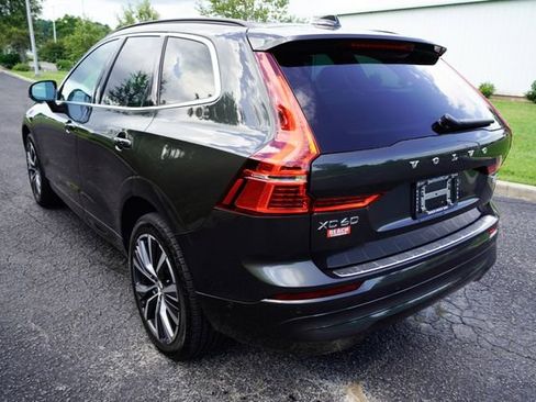 Used 2022 Volvo XC60 B5 Momentum w/ Advanced Package image 5