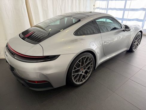 Used 2025 Porsche 911 Carrera RWD image 9