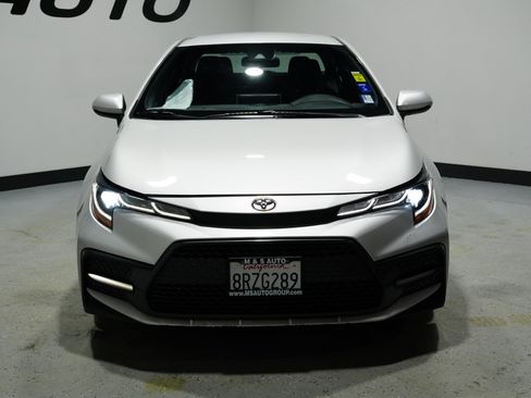 Used 2021 Toyota Corolla SE image 3