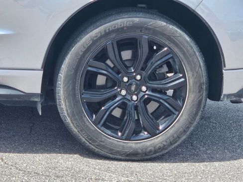 Used 2024 Ford Edge SE w/ Black Appearance Package image 6