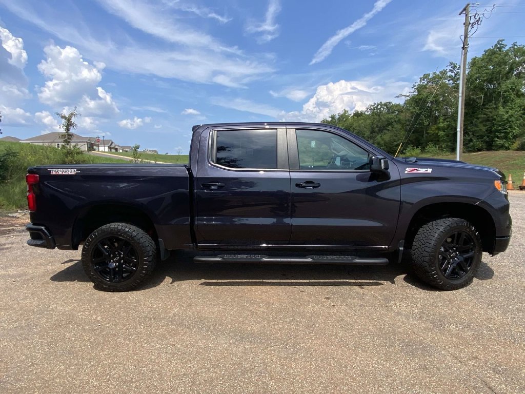 Used 2024 Chevrolet Silverado 1500 LT Trail Boss w/ Convenience Package II AWD/4WD image 10