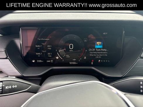 Used 2025 GMC Acadia Elevation AWD/4WD image 17