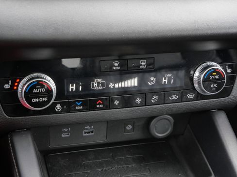 Used 2023 Mitsubishi Outlander SEL Black Edition image 24