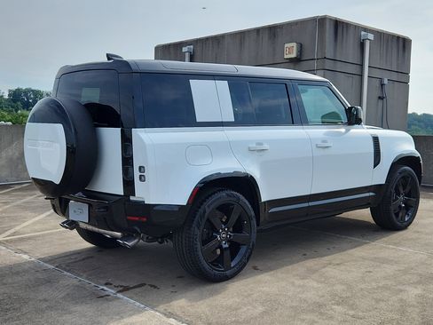 New 2025 Land Rover Defender 110 V8 image 2