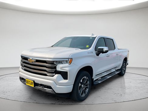 Used 2022 Chevrolet Silverado 1500 High Country w/ Technology Package AWD/4WD image 12