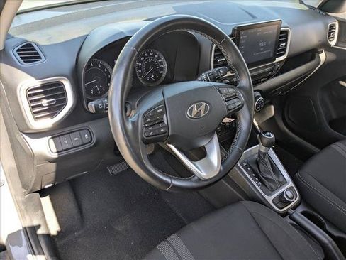 Used 2021 Hyundai Venue SEL w/ Cargo Package FWD image 10