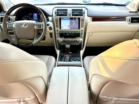Used 2019 Lexus GX 460 Premium w/ Premium Package AWD/4WD image 26