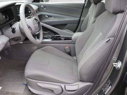 New 2026 Hyundai Elantra SEL Sport FWD image 11