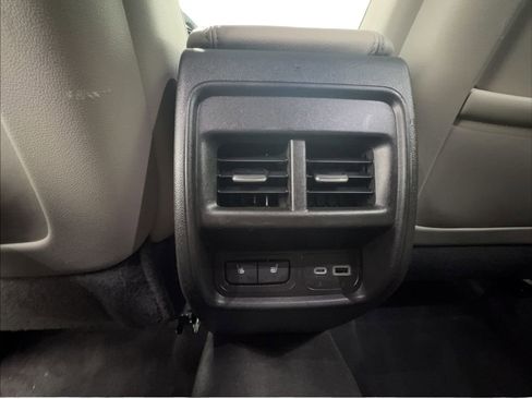 Used 2022 Cadillac XT4 Luxury w/ Cold Weather Package image 35