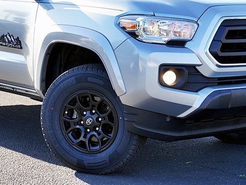 Used 2022 Toyota Tacoma SR5 image 4