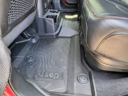 Used 2021 Jeep Gladiator Mojave AWD/4WD image 24