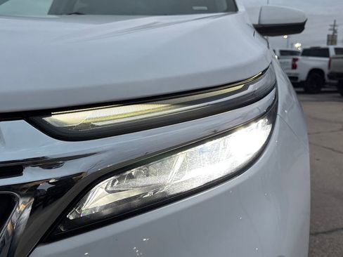 Used 2024 Chevrolet Equinox LT image 11