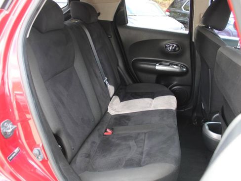 Used 2011 Nissan Juke SV w/ Interior Illumination Pkg image 29