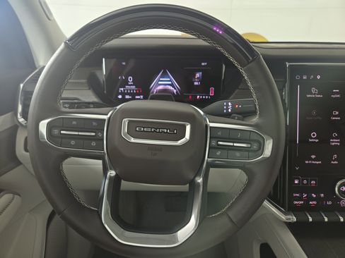 Certified 2025 GMC Acadia Denali w/ Super Cruise Package AWD/4WD image 15