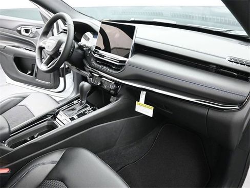 New 2026 Jeep Compass Latitude image 24