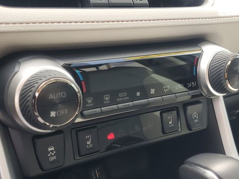 Used 2023 Toyota RAV4 XLE Premium FWD image 27